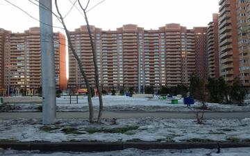 Фото новостройки ЖК "пос. Октябрьский, ул. Первомайская, ул. 60 лет Победы" от ПИК ЖК "пос. Октябрьский, ул. Первомайская, ул. 60 лет Победы" от ПИК - планировки, цены